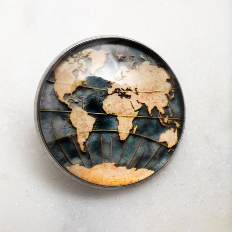 forth + WAYNE Globe hat pin